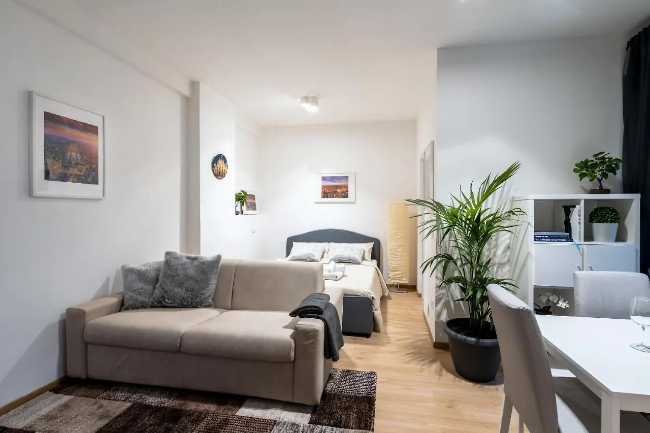 Suite 1,2 Porta Milano Centro Parking Free