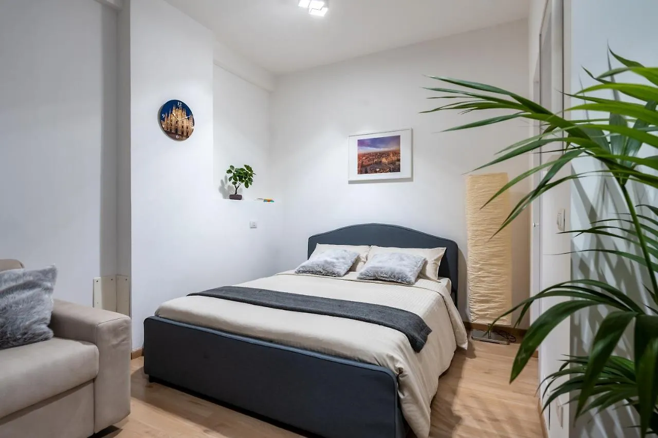 Suite 1,2 Porta Milano Centro Parking Free Apartment