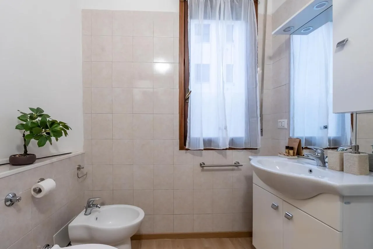 Apartment Suite 1,2 Porta Milano Centro Parking Free